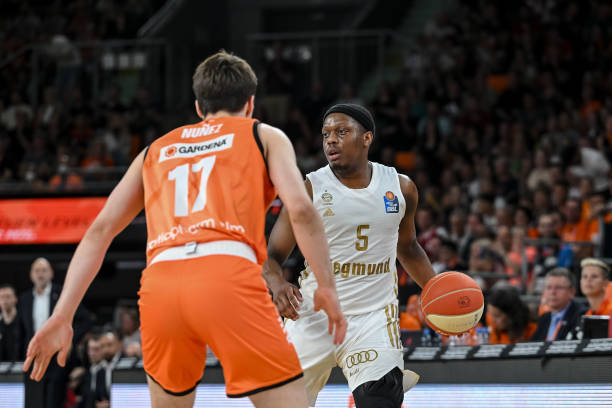 持了职业操 持了职业操