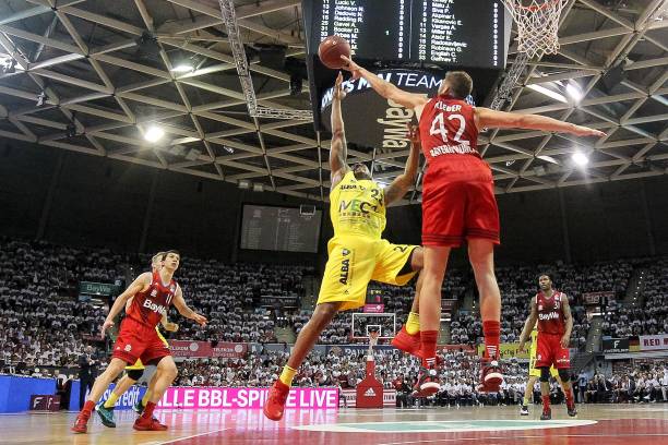 门兴签下雷 门兴签下雷