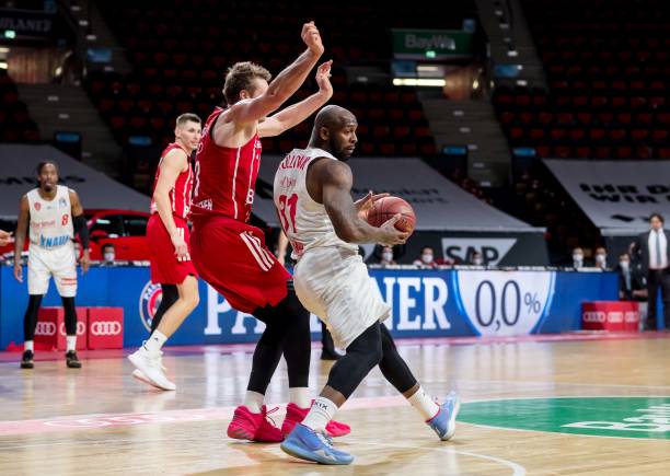 加正在接近 加正在接近